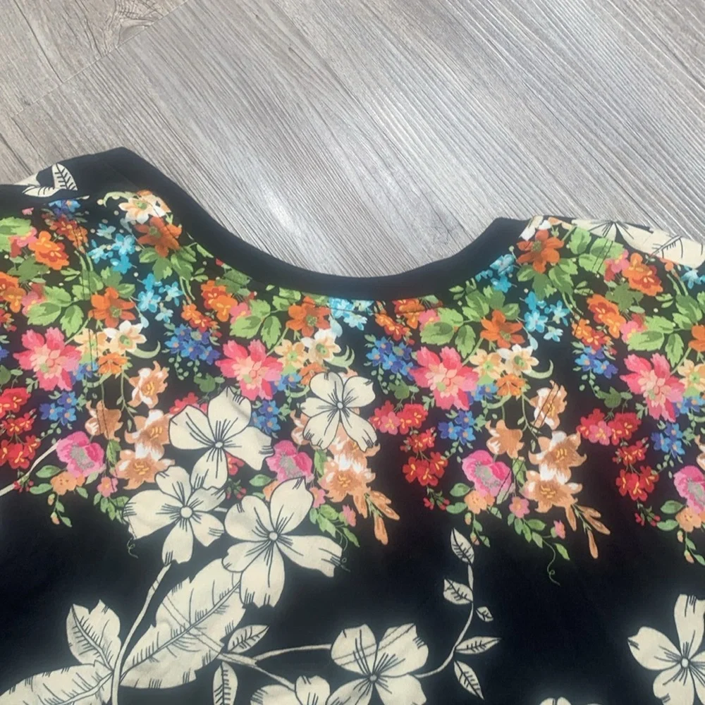 Johnny Was Redland Favorite Bamboo Stretch Knit Floral Print V-Neck Teeshirt XXL - Picture 7 of 12